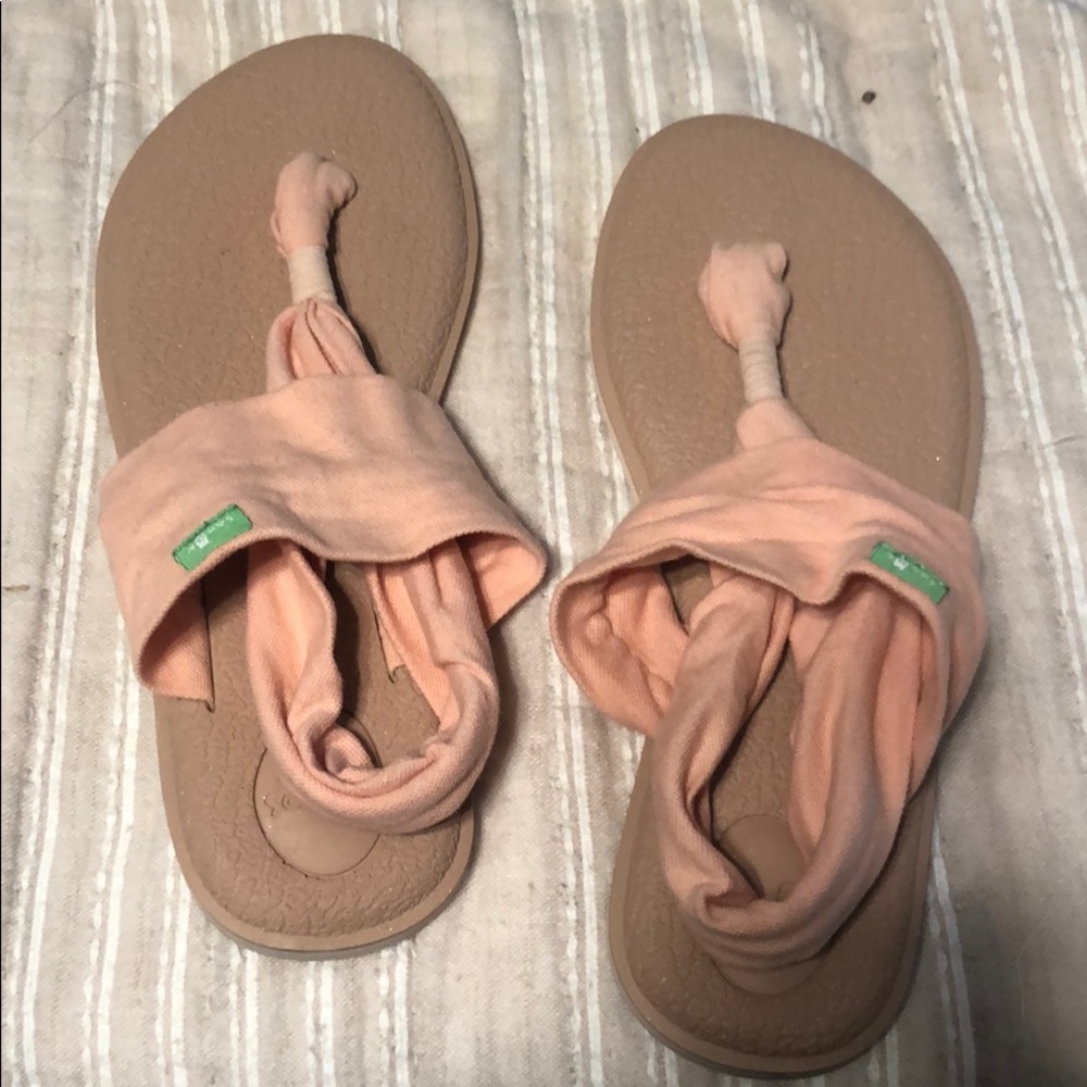 Sanuk yoga mat sandals